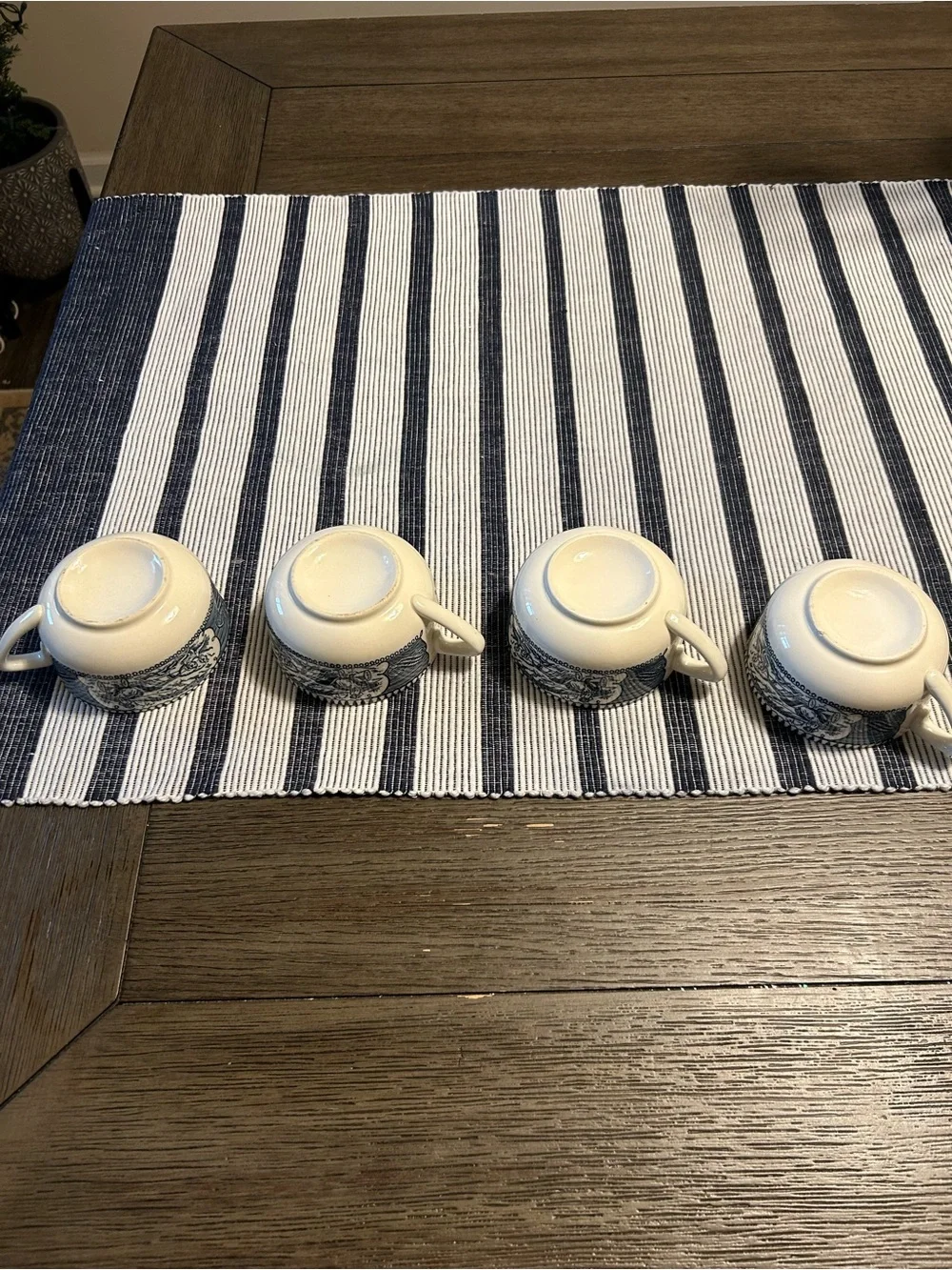 Currier & Ives Navy Blue/Cream Teacup and Saucer Set -Set of 4